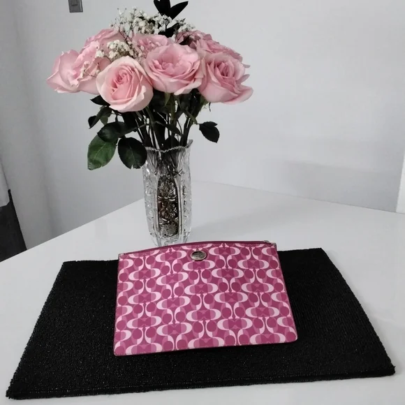 Pink Coach IPad case - Picture 1 of 8